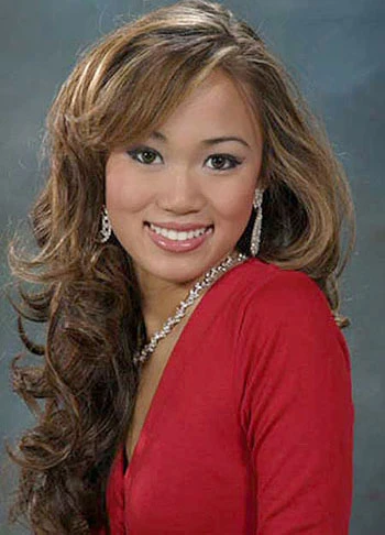 Hoa hậu Christina Hoàng Mai Nguyễn rạng rỡ trong đời thường. Ảnh: Vietfriend.