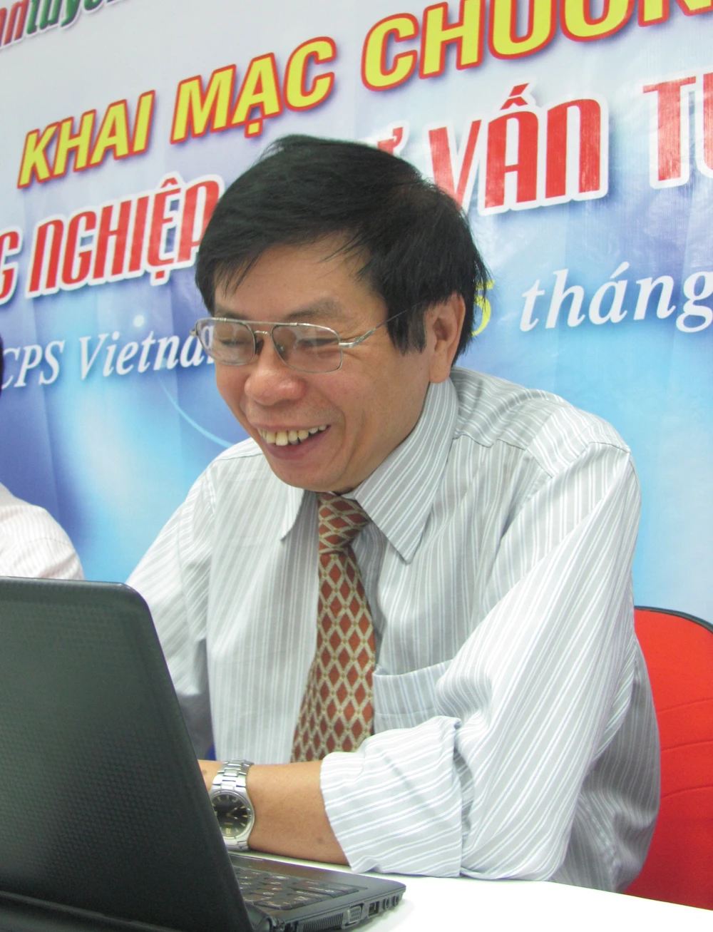 Khai mạc chương trình hướng nghiệp, tư vấn tuyển sinh CĐ - ĐH 2013 ảnh 5