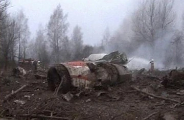 Ba Lan yêu cầu Nga cung cấp hồ sơ về vụ tai nạn máy bay ảnh 1