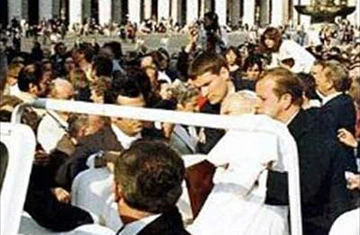 Bi kịch sau cánh cổng tòa thánh Vatican ảnh 2 Bi kịch sau cánh cổng tòa thánh Vatican ảnh 2