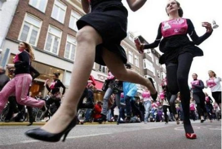 Những cuộc thi kỳ lạ nhất thế giới ảnh 4