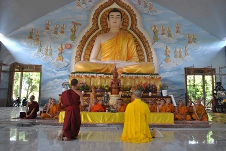 Người xuất gia không có chuyện... hôn nhau ảnh 2