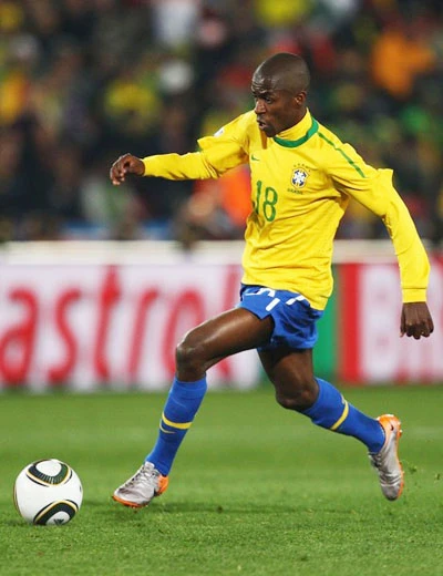 Ramires cầu xin Benfica để mình đến Chelsea ảnh 1