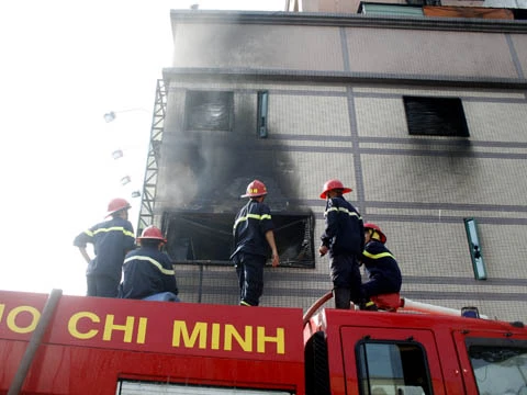 Cháy ở Trung tâm thương mai Thuận Kiều Plaza ảnh 5