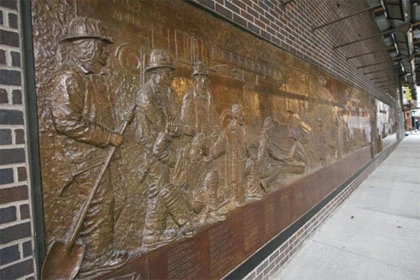 Những công trình tưởng niệm nạn nhân khủng bố 11/9 ảnh 17