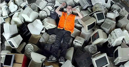 Những bãi rác thải điện tử khổng lồ ảnh 3