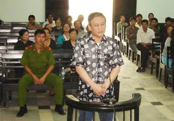 Giả danh cán bộ, lãnh án ảnh 1