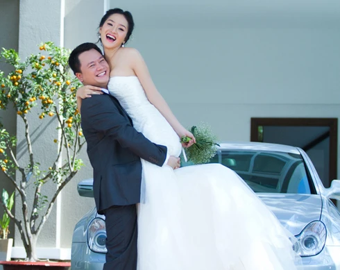 Phan Thị Lý bất ngờ lên xe hoa ảnh 9