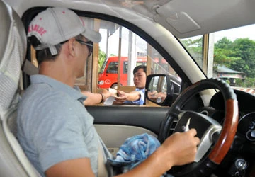 Kiến nghị bỏ bớt trạm thu phí ảnh 1