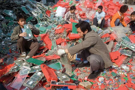 Những bãi rác thải điện tử khổng lồ ảnh 13