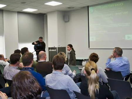 Gặp cậu bé 9 tuổi làm quản trị mạng ảnh 5