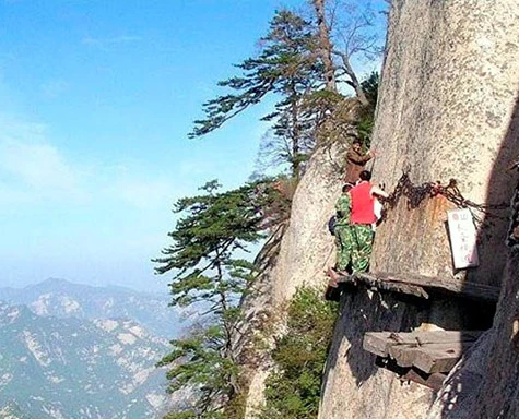 Những cung đường rùng rợn nhất thế giới ảnh 11 Những cung đường rùng rợn nhất thế giới ảnh 11