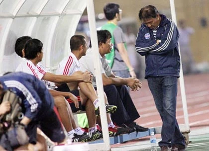 “Trảm” thầy nội, B. Bình Dương dùng HLV Hàn Quốc ảnh 1