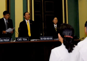 Đề nghị bí thư làm trưởng ban PCTN ảnh 1