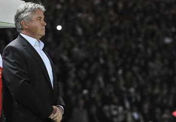 Chelsea muốn Guus Hiddink trở lại ảnh 1