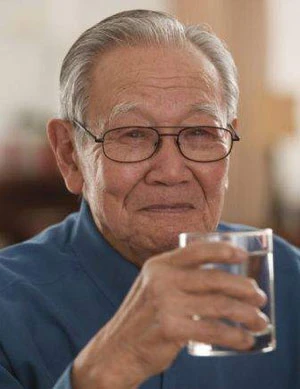 Những căn bệnh thường ghé thăm tuổi già ảnh 2