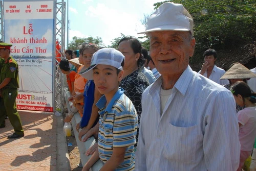 Cắt băng khánh thành cầu Cần Thơ ảnh 9 Cắt băng khánh thành cầu Cần Thơ ảnh 9