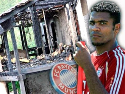 Bayern dang tay cứu giúp Breno ảnh 1