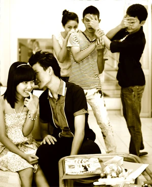 Mắt thấy tay… che vì cặp đôi quá “tình cảm” ảnh 1