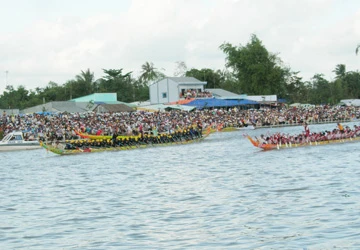 Lễ hội Ok-Om-bok kết thúc bằng hội đua ghe ngo ảnh 1