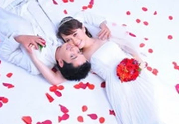 Hàng trăm đôi uyên ương Malaysia cưới vào 10/10 ảnh 1