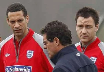 Ferdinand tránh mặt Capello sau khi mất băng đội trưởng ảnh 1 Ferdinand tránh mặt Capello sau khi mất băng đội trưởng ảnh 1