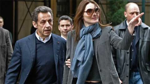 Carla Bruni làm Tổng thống Sarkozy bẽ mặt ảnh 1