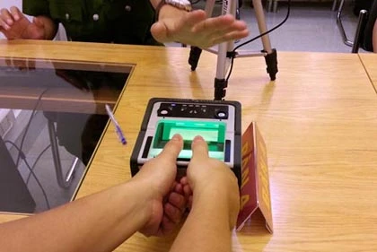 Chứng minh thư mới ghi tên cha mẹ được triển khai ảnh 2