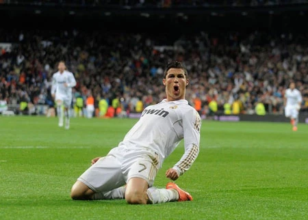 10 năm C. Ronaldo chơi bóng chuyên nghiệp: Lịch sử mang tên anh ảnh 1