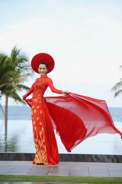 Thí sinh Hoa hậu VN thướt tha với áo dài ảnh 3