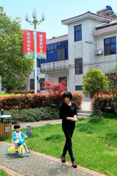 Chuyện về ngôi làng siêu giàu phát vàng, bạc miễn phí ở Trung Quốc ảnh 4 Chuyện về ngôi làng siêu giàu phát vàng, bạc miễn phí ở Trung Quốc ảnh 4