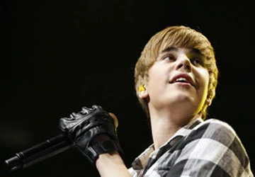 Chàng ca sỹ Justin Bieber hẹn hò từ năm 13 tuổi ảnh 1