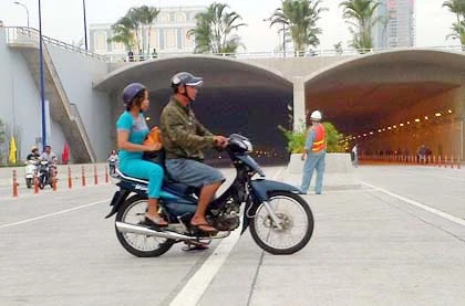 Những hình ảnh đầu tiên thông hầm Thủ Thiêm ảnh 8