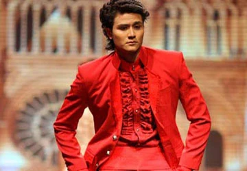 Quý ông sẽ hấp dẫn hơn khi mặc áo đỏ ảnh 1