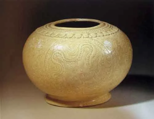 Bát gốm men trắng, thế kỷ 11-13, nghệ thuật gốm thời Lý.