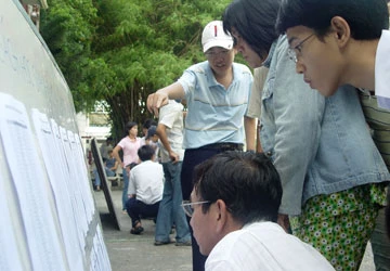 Điểm chuẩn lớp 10, TP.HCM: Trường tốp trên ổn định, tốp dưới tăng ảnh 1