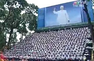 Tường thuật Lễ mittinh kỷ niệm 35 năm giải phóng miền Nam, thống nhất đất nước ảnh 32