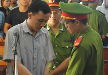 Tùng “gà” - đàn em Long Thanh lãnh 2 năm tù ảnh 1 Tùng “gà” - đàn em Long Thanh lãnh 2 năm tù ảnh 1