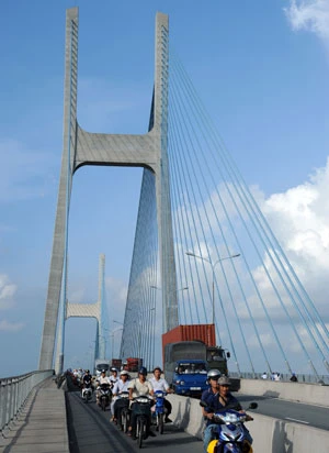 Chiếc cầu đánh thức một vùng đất ảnh 1