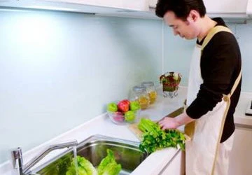 Vì chồng mà vợ... hư! ảnh 1