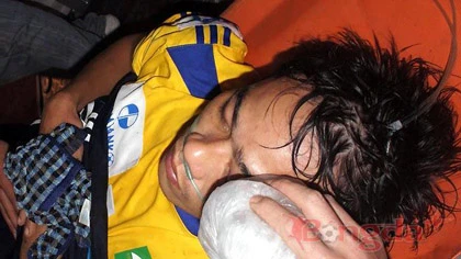 Trung vệ Huy Hoàng nghi bị chấn thương sọ não ảnh 1