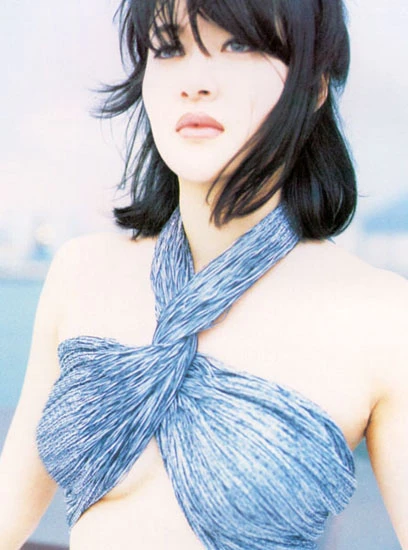 Chuyện đời biểu tượng sex từng vào vai thiếu nữ Việt ảnh 2