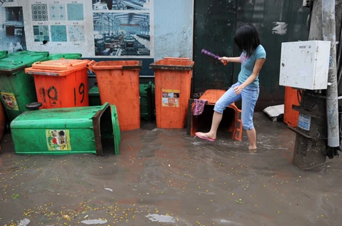 Hà Nội ngập trong cơn mưa lớn nhất từ đầu năm ảnh 7