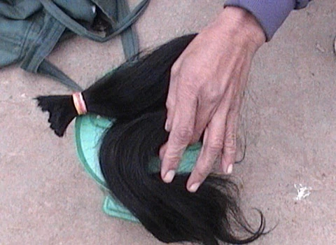 Chợ bán… tóc ảnh 2