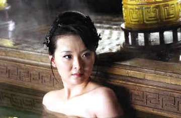 Vương Diễm táo bạo với cảnh khỏa thân ảnh 2