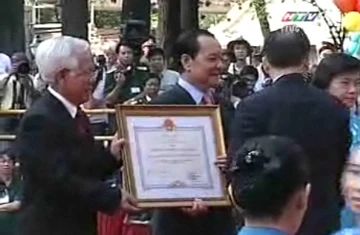 Tường thuật Lễ mittinh kỷ niệm 35 năm giải phóng miền Nam, thống nhất đất nước ảnh 13