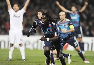 Real đánh rơi chiến thắng trên sân của Lyon ảnh 2