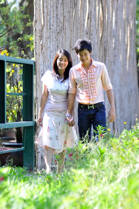 Phùng Ngọc Huy tình tứ bên Tú Vi ảnh 3