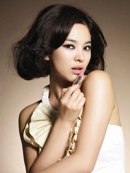 Tìm hiểu thời trang tóc của Song Hye Kyo ảnh 19