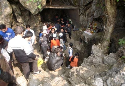 Bài 1: Hành trình thám hiểm kho xương khổng lồ trong lòng núi ảnh 2